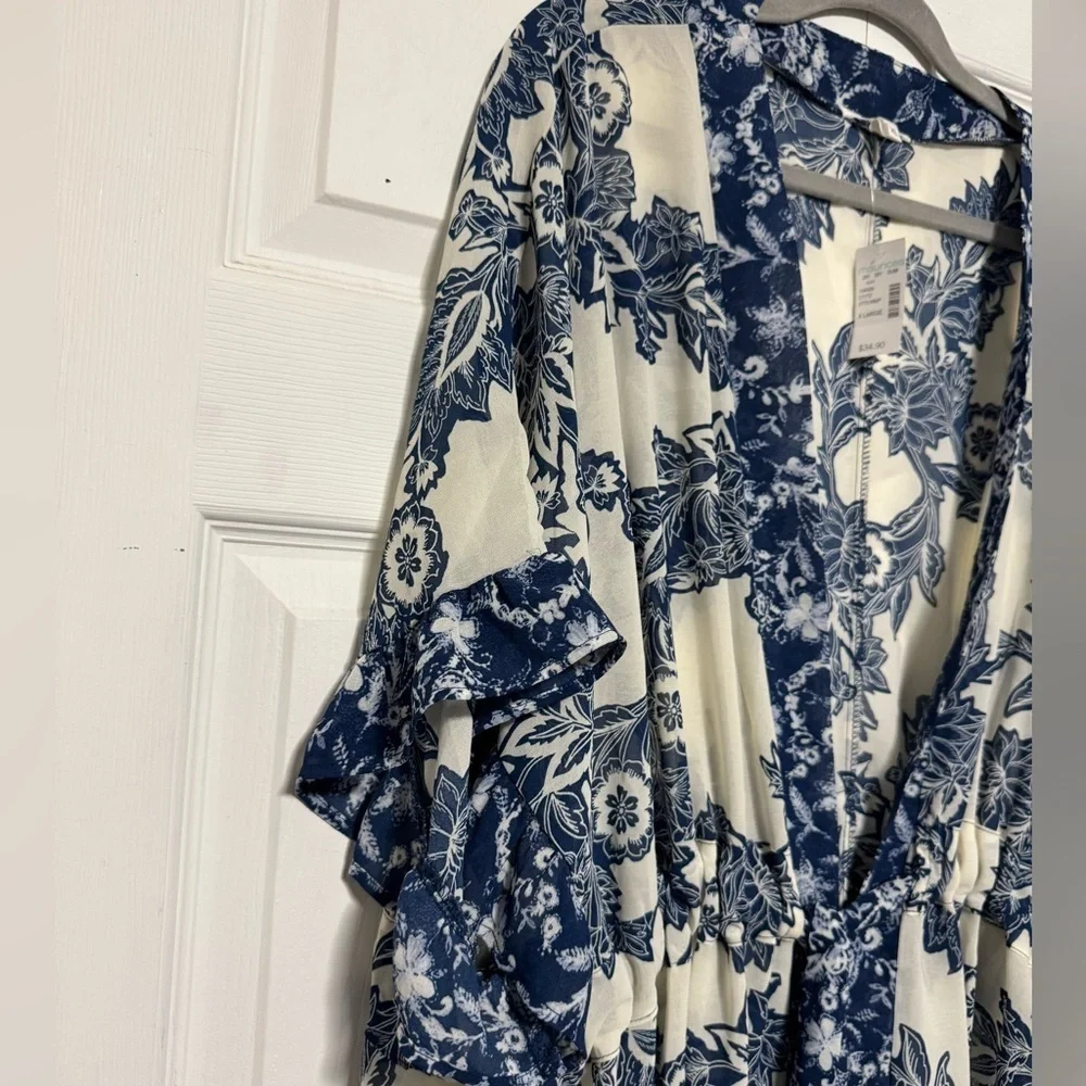 Maurices blue white